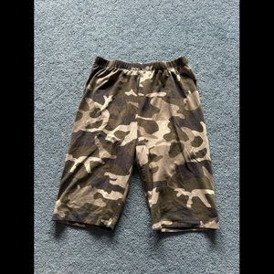 Color Alien Women's Green Camo Athletic Workout Biker Shorts Size Medium
